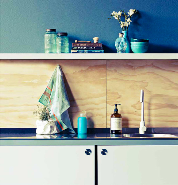 21 Kitchen Backsplash Ideas and Design Tips || The Ultimate Creative Guide: #2 Raw plywood kitchen backsplash
