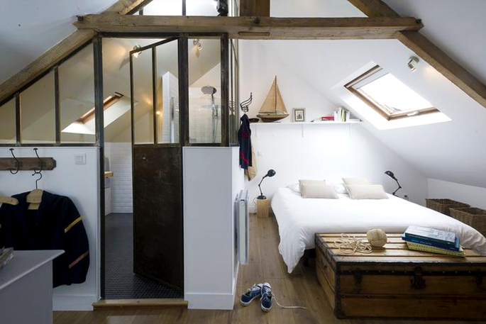 Attic Rooms - 11 Different Conversion Ideas: #6 All in One Bedroom Space