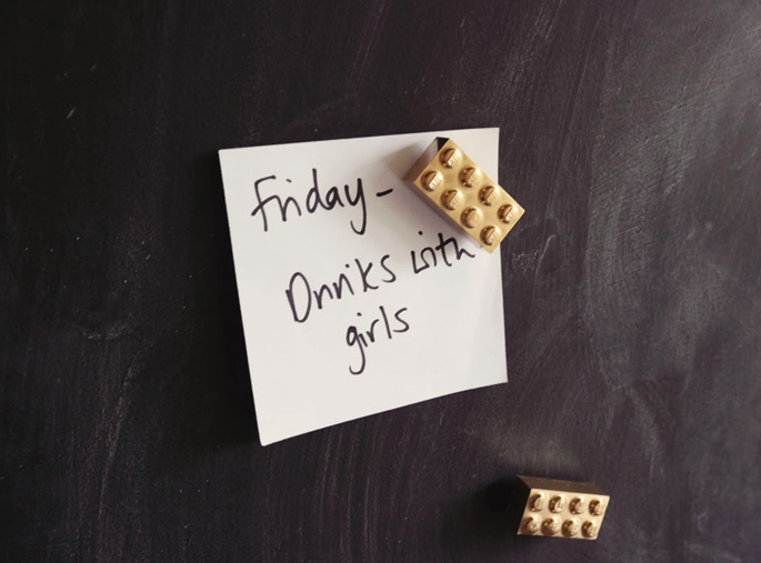 21 Insanely Cool DIY LEGO Furniture and Home Decor Creations: #11 DIY LEGO fridge magnets