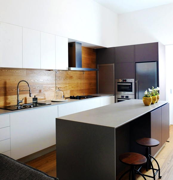 21 Kitchen Backsplash Ideas and Design Tips || The Ultimate Creative Guide: #21 Wooden kitchen backsplash