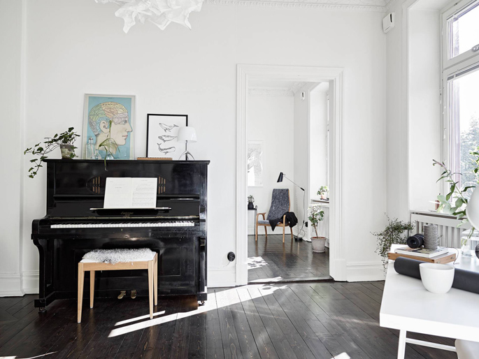 PASSPORT: Scandinavian Hardwood Floor Apartment Tour - Piano room