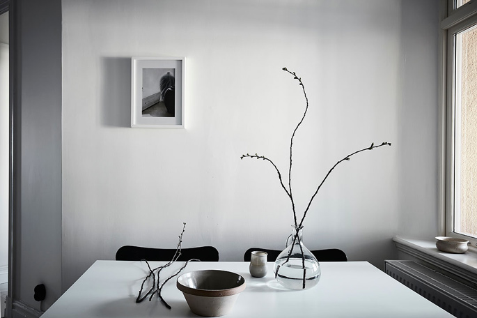 PASSPORT: 32B Scandinavian Apartment Tour, Goteborg, Sweden - Black and White Dining Room