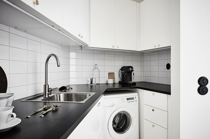 PASSPORT: 32B Scandinavian Apartment Tour, Goteborg, Sweden - Black and White Kitchen